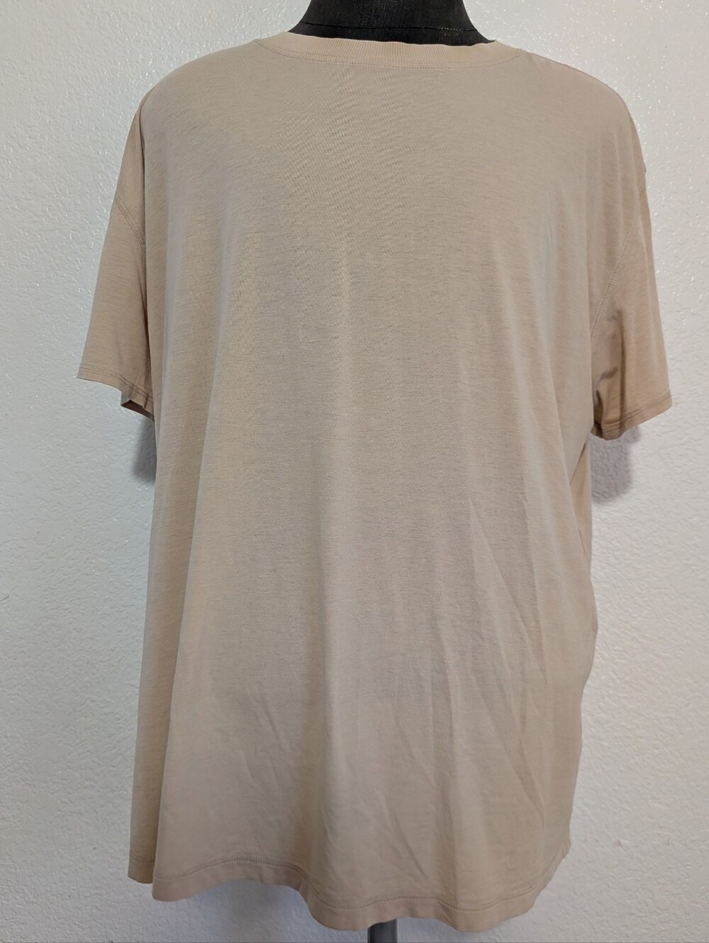Lululemon Women's Beige Crew Neck T-Shirt Size X-Large